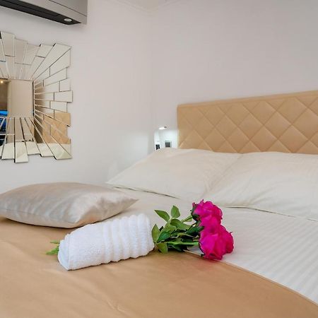 Uniquely Designed Villa Ivana With Outdoor Jacuzzi Nearby The Pebble Banje Beach At The Island Of Solta Рогач Экстерьер фото